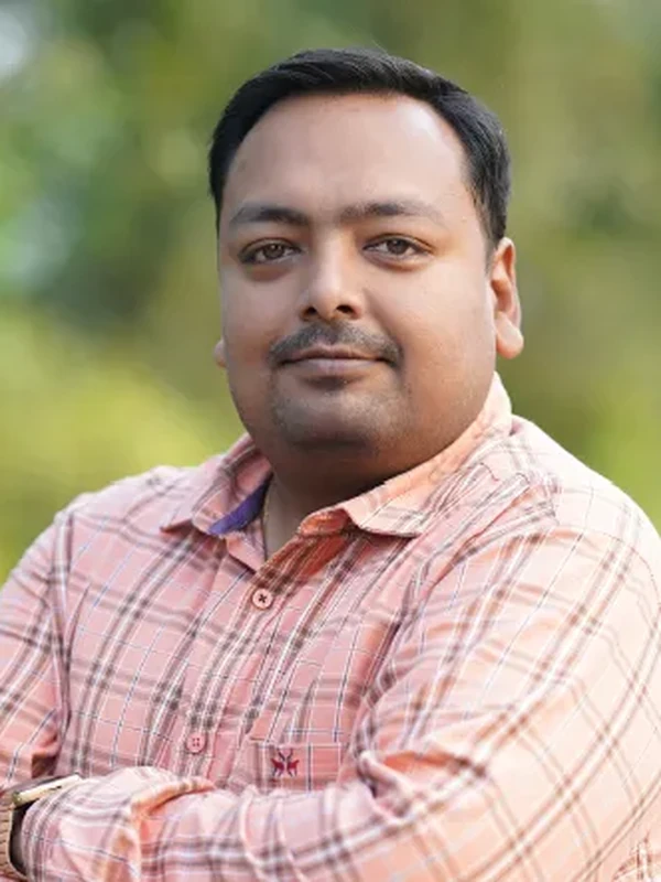 Shri. Shivam R. Padia, Member